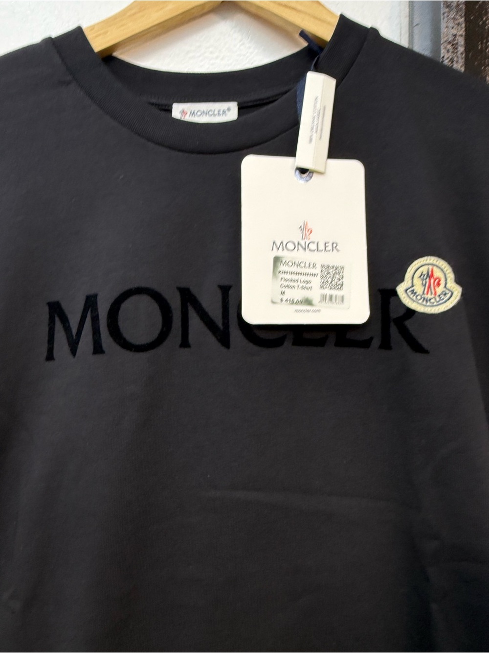 Moncler mens Black Short-Sleeve Logo Crewneck Tee w tags - Picture 3 of 12